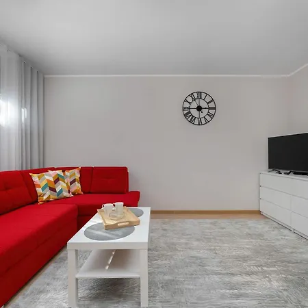 Red In Wroclaw With Two Bedrooms And Desk For Remote Work By Renters Daire