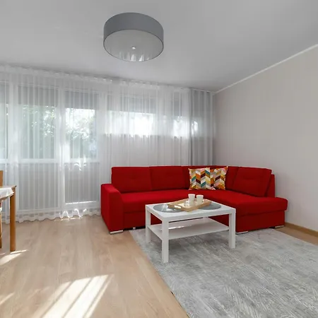 Апартаменты Red In With Two Bedrooms And Desk For Remote Work By Renters Вроцлав