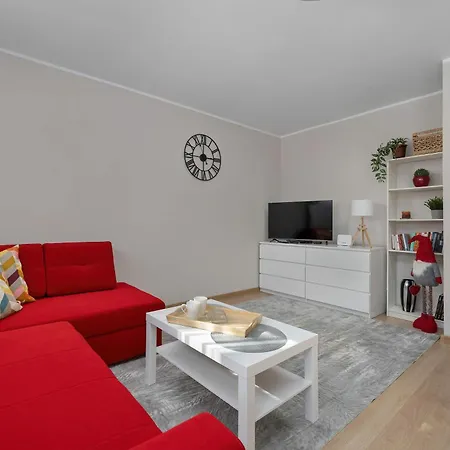 Red In Wroclaw With Two Bedrooms And Desk For Remote Work By Renters Daire *