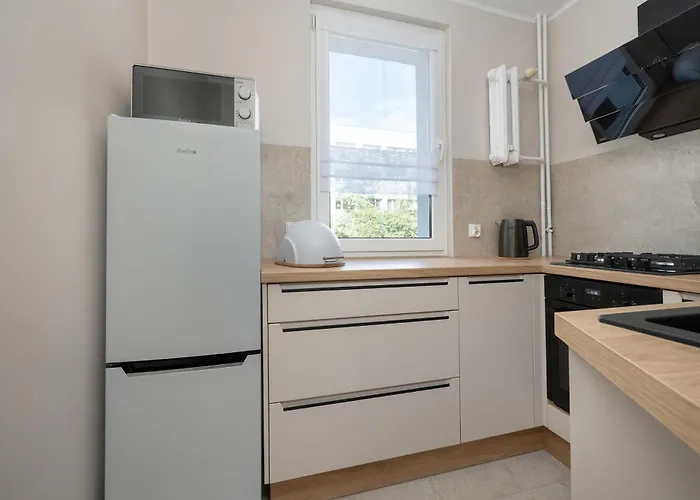 Appartamento Red In Wroclaw With Two Bedrooms And Desk For Remote Work By Renters Breslavia